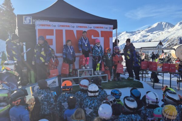 Vanessa H. 1. Platz & Jelena M. 2. Platz - Finstral Cup SL 05.01.2026 Schöneben